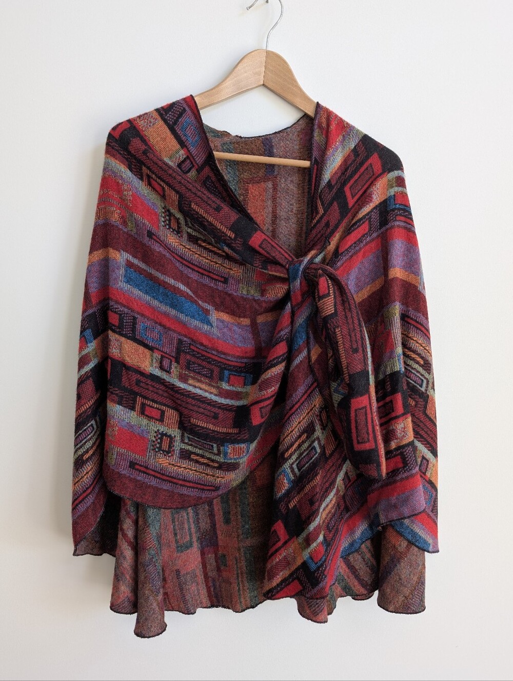 100% Cashmere One Size Cape Sweater Cardigan Multicolour Red Black Pattern